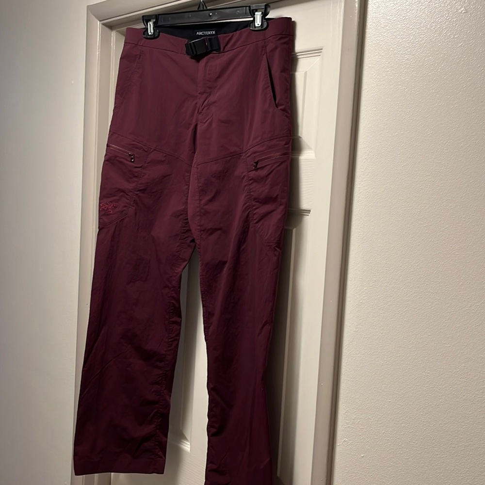Arc’teryx Women’s pants size 10, inseam 32. - Picture 2 of 6